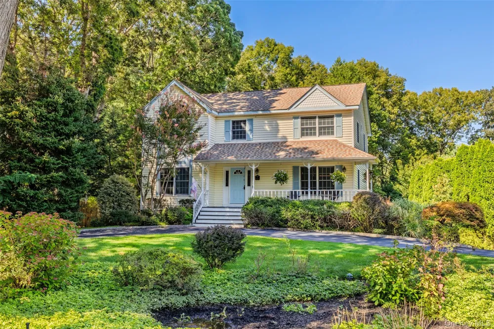 7 Holly Lane Port Jefferson, NY 11777