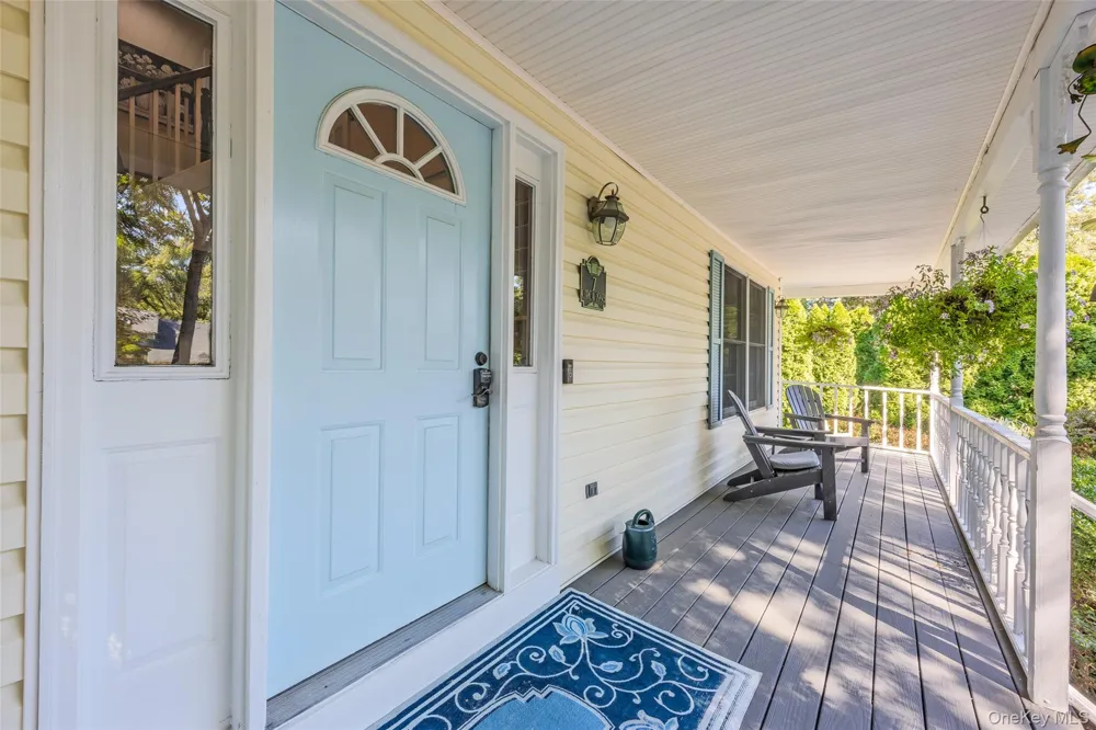 7 Holly Lane Port Jefferson, NY 11777