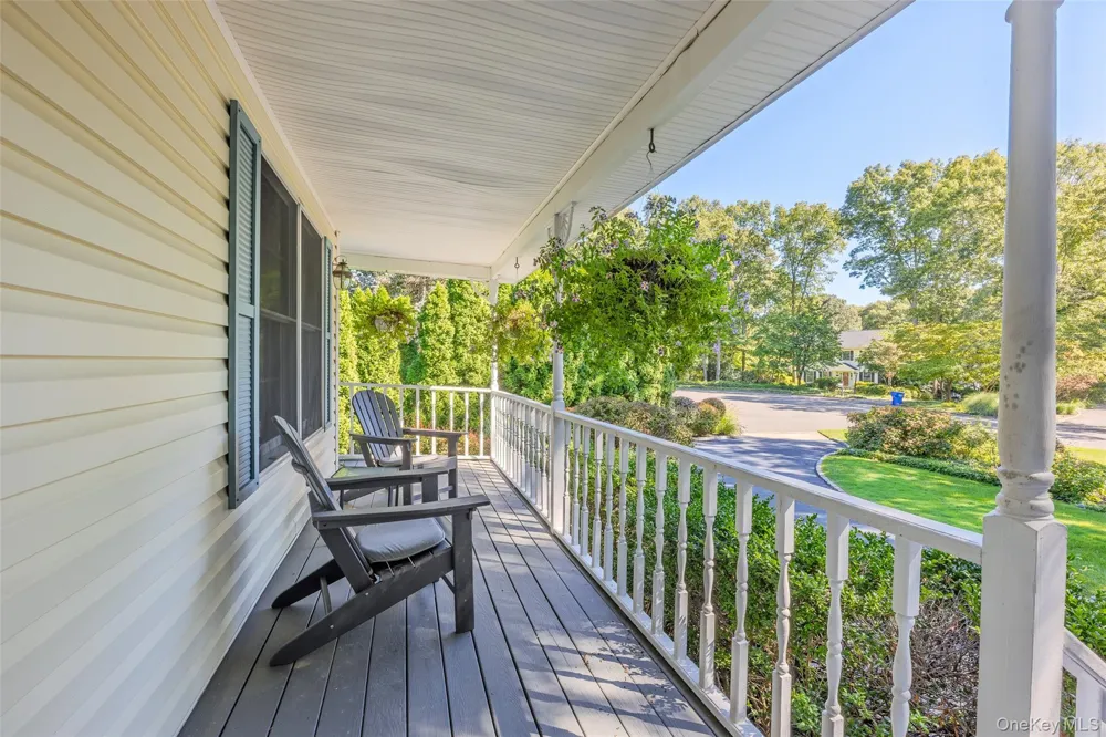 7 Holly Lane Port Jefferson, NY 11777