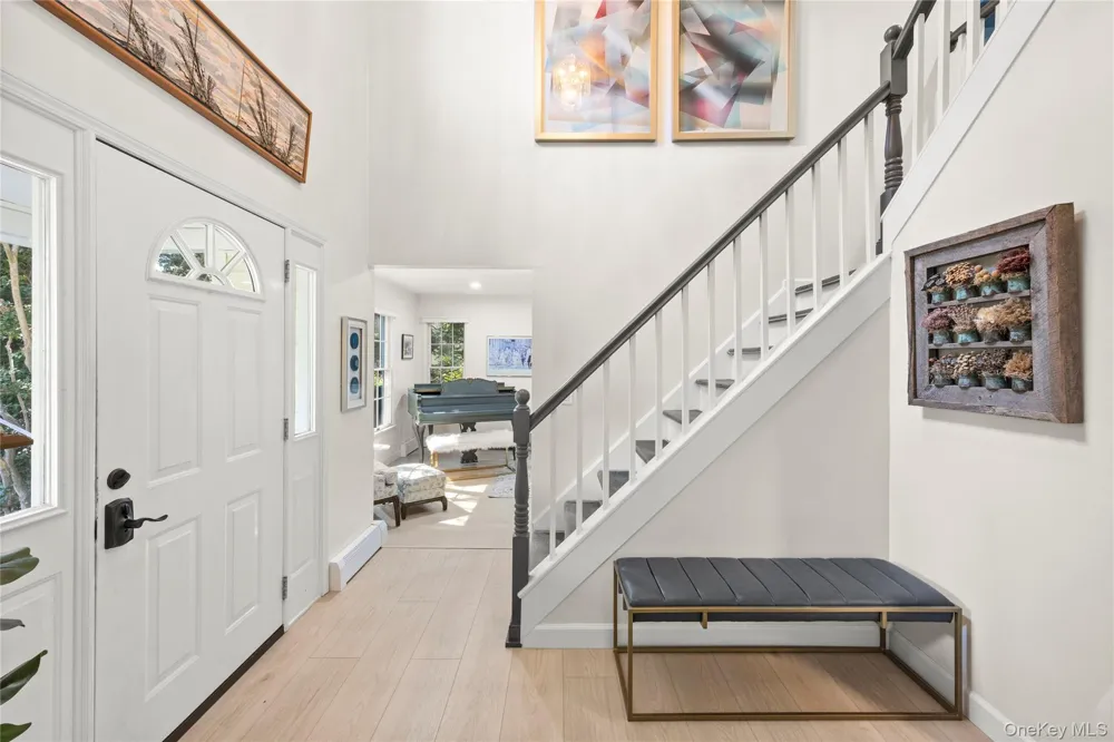 7 Holly Lane Port Jefferson, NY 11777