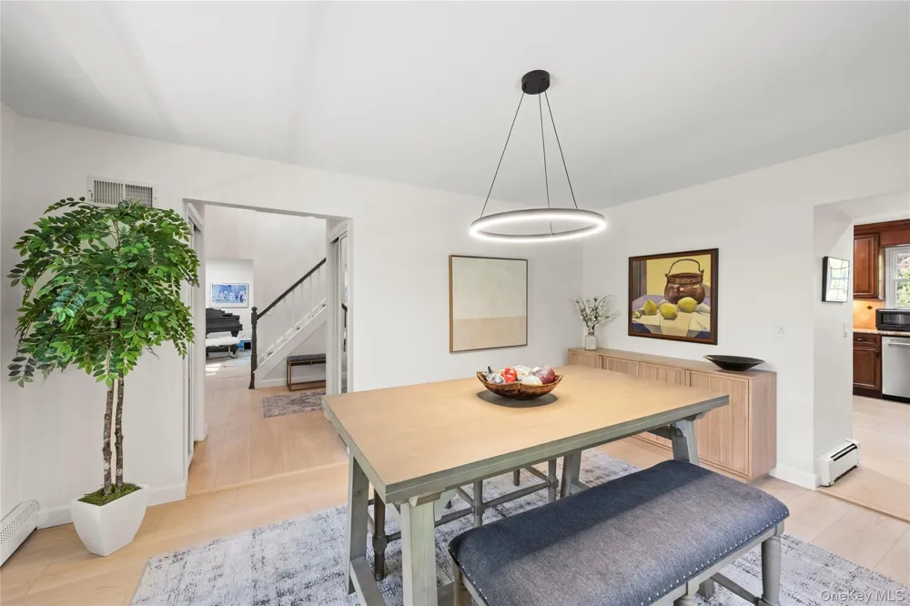 7 Holly Lane Port Jefferson, NY 11777