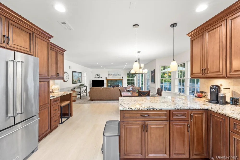 7 Holly Lane Port Jefferson, NY 11777