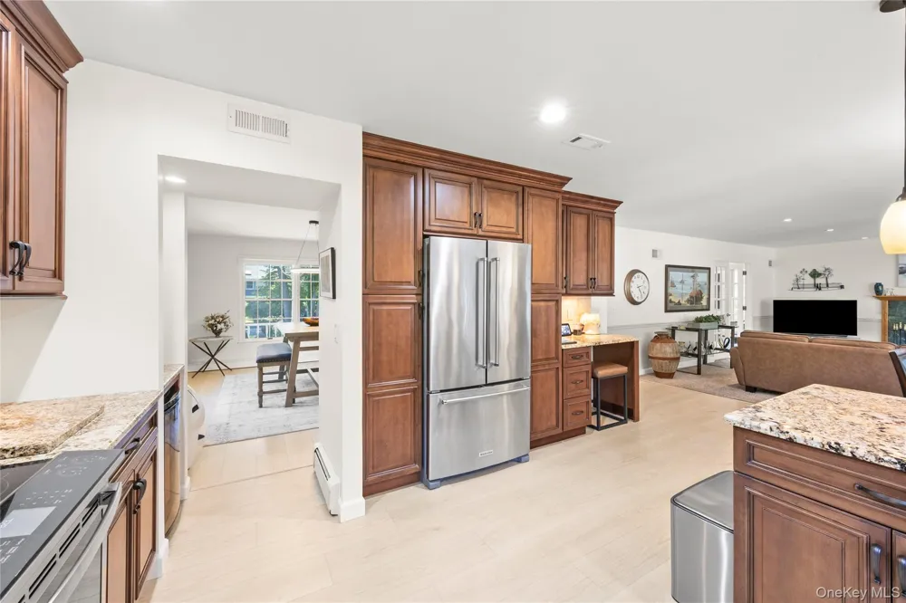 7 Holly Lane Port Jefferson, NY 11777
