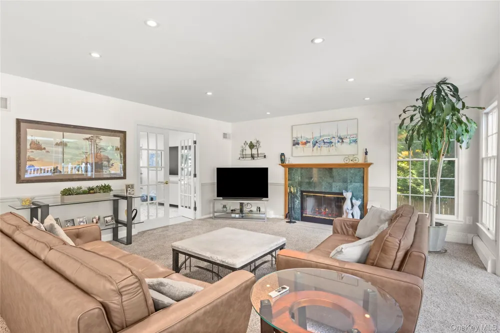 7 Holly Lane Port Jefferson, NY 11777