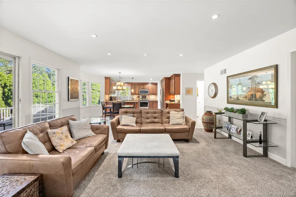 7 Holly Lane Port Jefferson, NY 11777