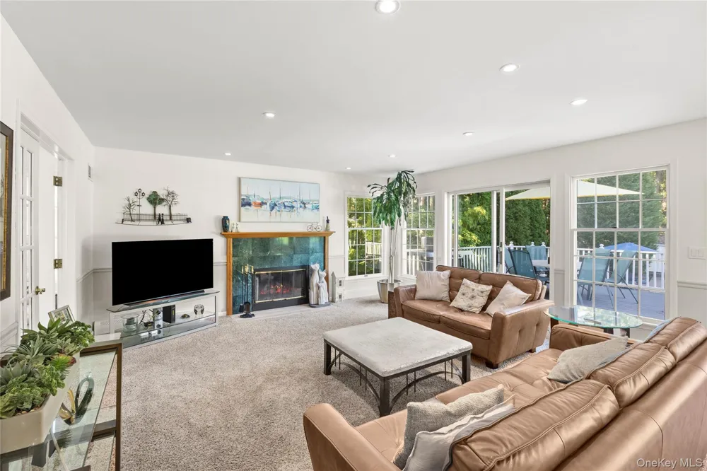 7 Holly Lane Port Jefferson, NY 11777