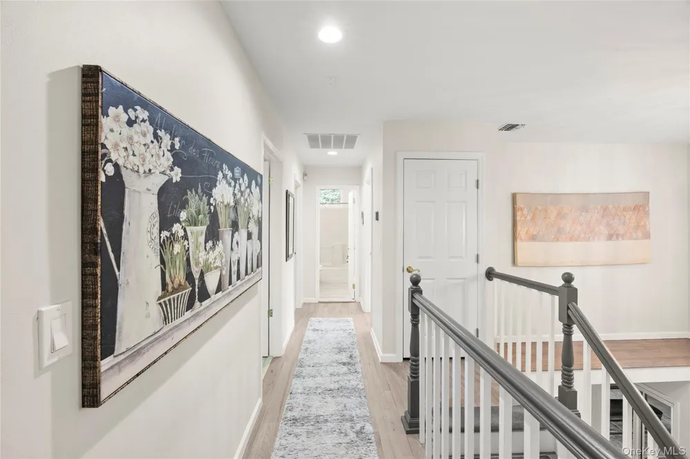 7 Holly Lane Port Jefferson, NY 11777