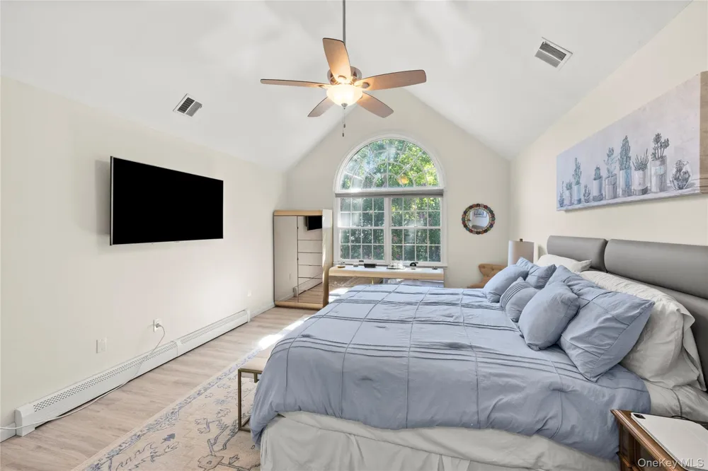 7 Holly Lane Port Jefferson, NY 11777