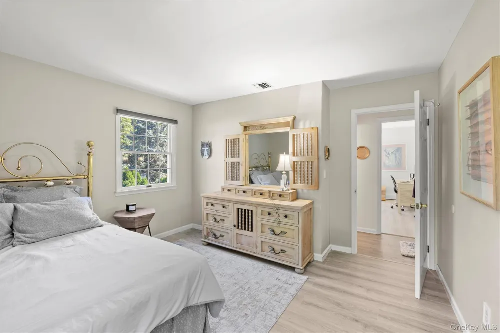 7 Holly Lane Port Jefferson, NY 11777