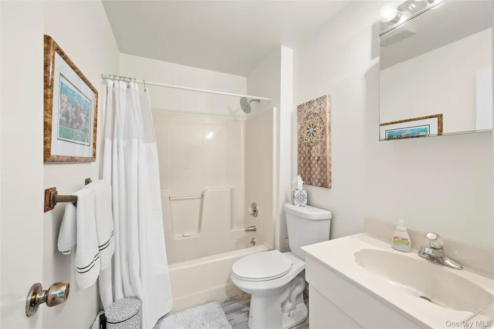 7 Holly Lane Port Jefferson, NY 11777