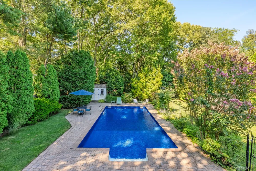 7 Holly Lane Port Jefferson, NY 11777
