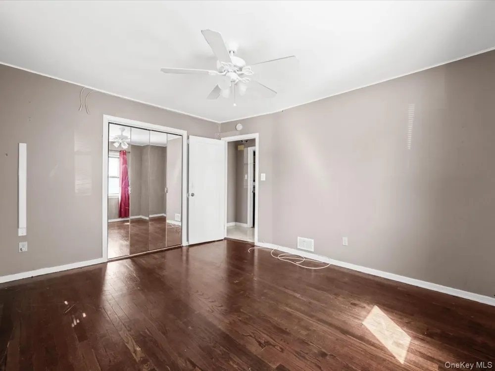 77 LITCHFIELD AVENUE Elmont, NY 11003