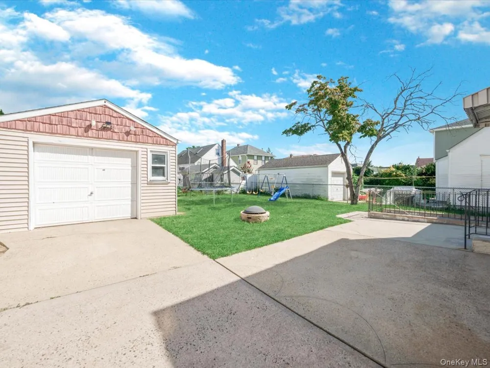 77 LITCHFIELD AVENUE Elmont, NY 11003