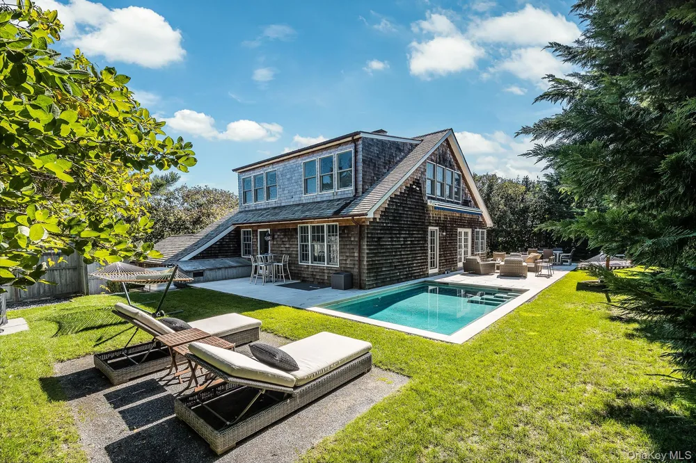 74 Hampton Lane Amagansett, NY 11930