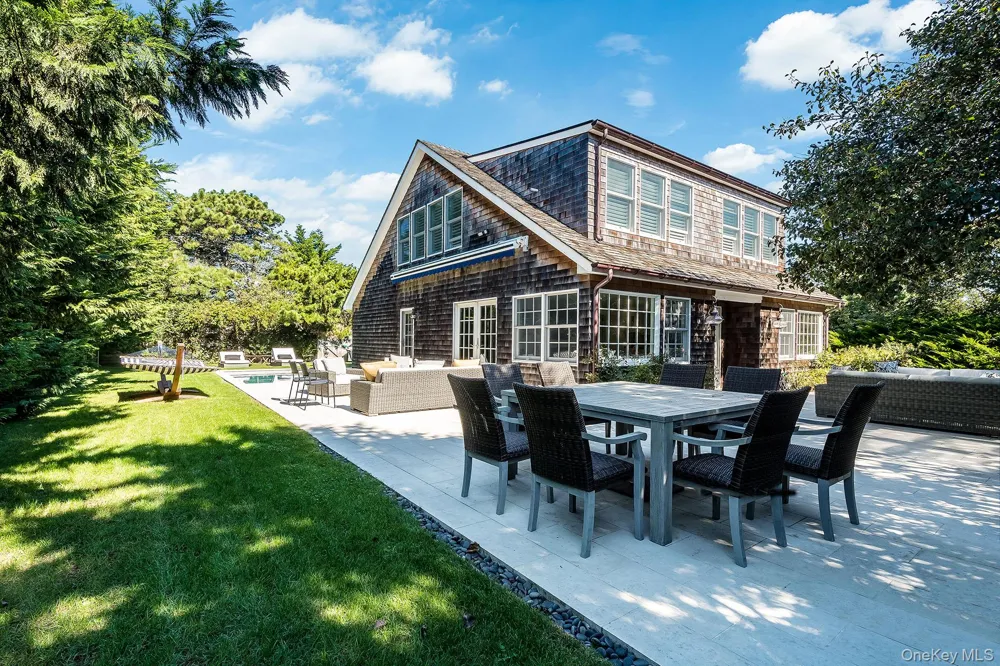 74 Hampton Lane Amagansett, NY 11930