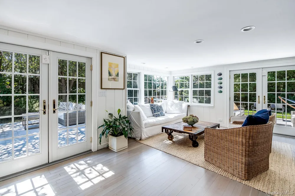 74 Hampton Lane Amagansett, NY 11930