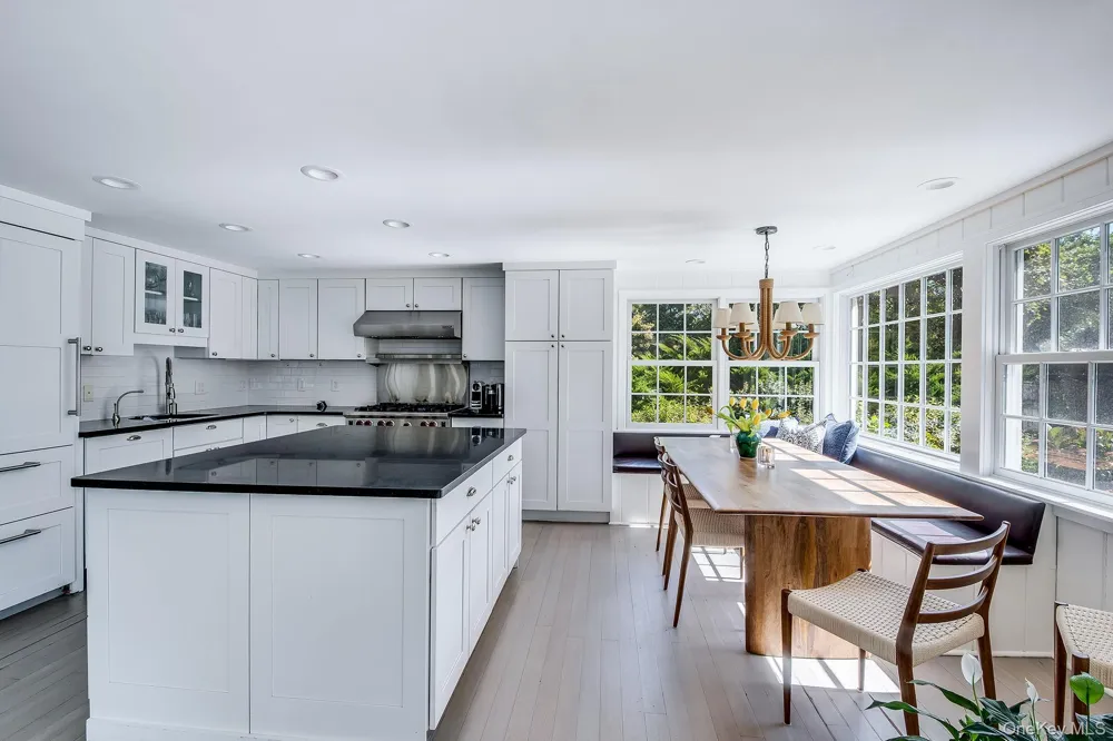 74 Hampton Lane Amagansett, NY 11930