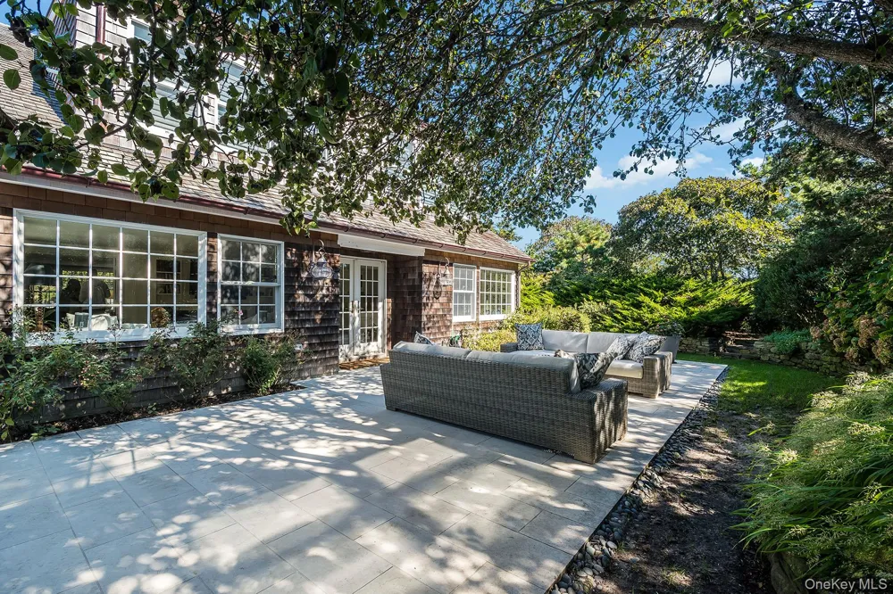 74 Hampton Lane Amagansett, NY 11930
