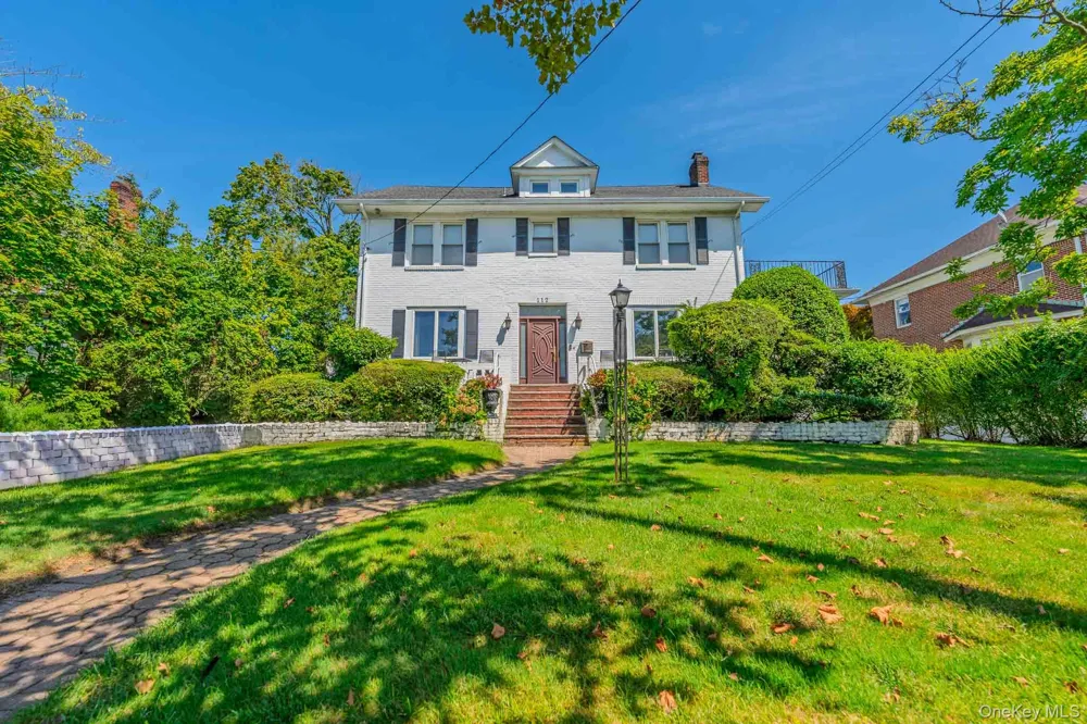 112 Harrison Street Lawrence, NY 11559