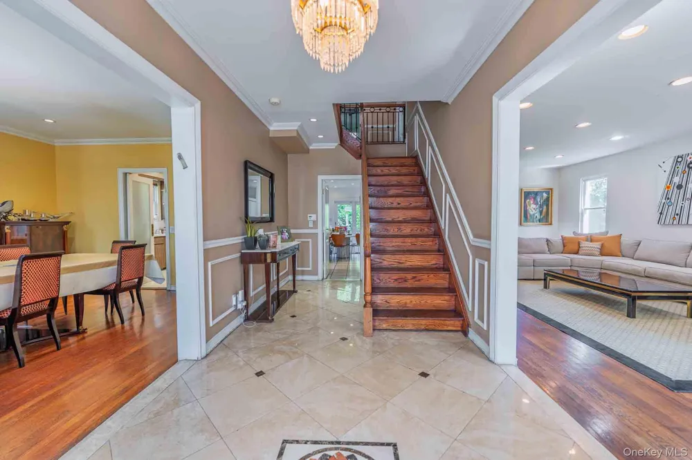 112 Harrison Street Lawrence, NY 11559