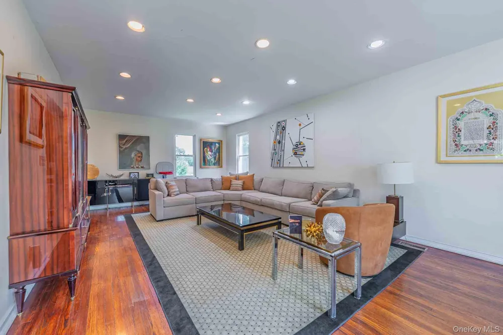 112 Harrison Street Lawrence, NY 11559