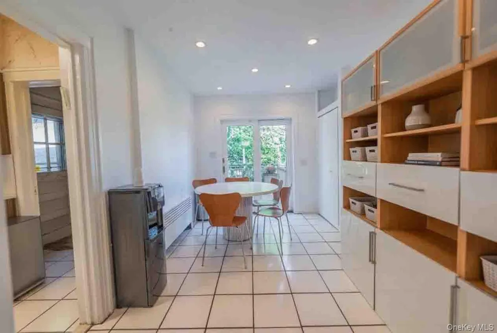 112 Harrison Street Lawrence, NY 11559