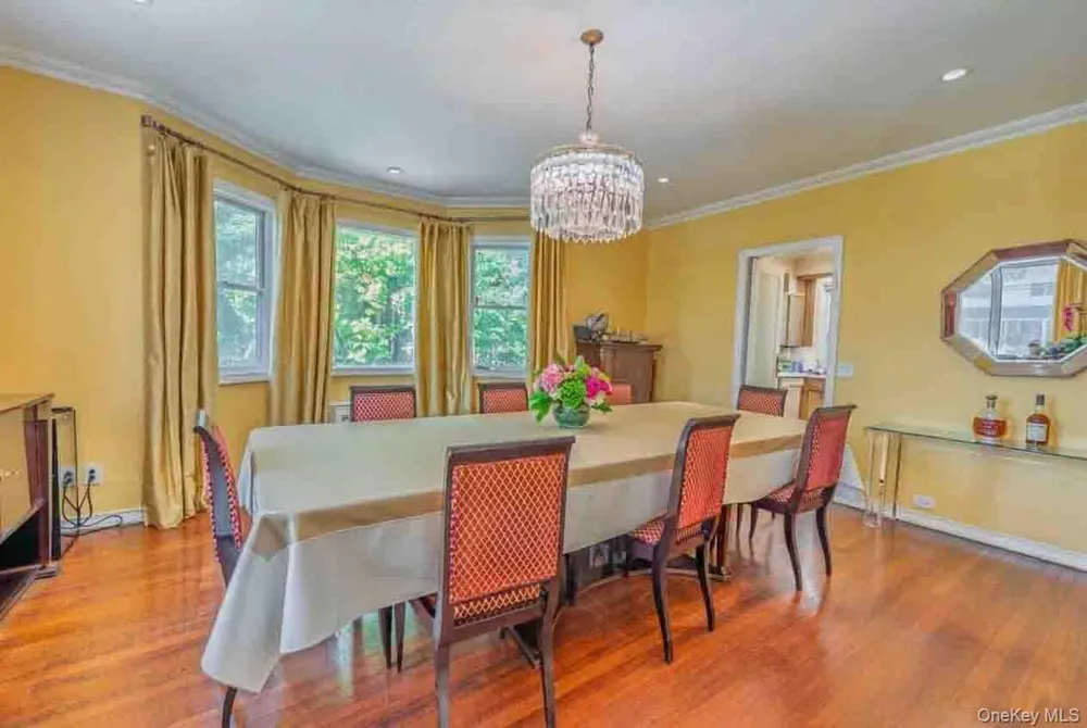112 Harrison Street Lawrence, NY 11559