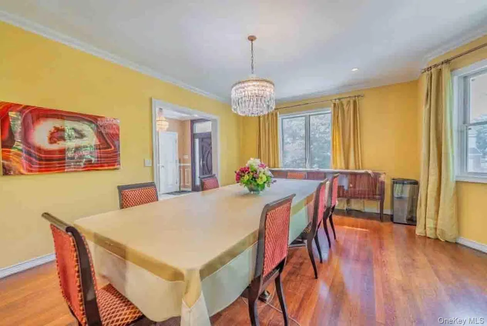 112 Harrison Street Lawrence, NY 11559