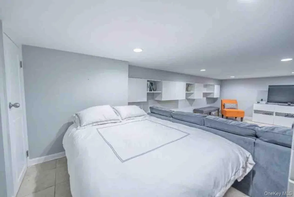 112 Harrison Street Lawrence, NY 11559
