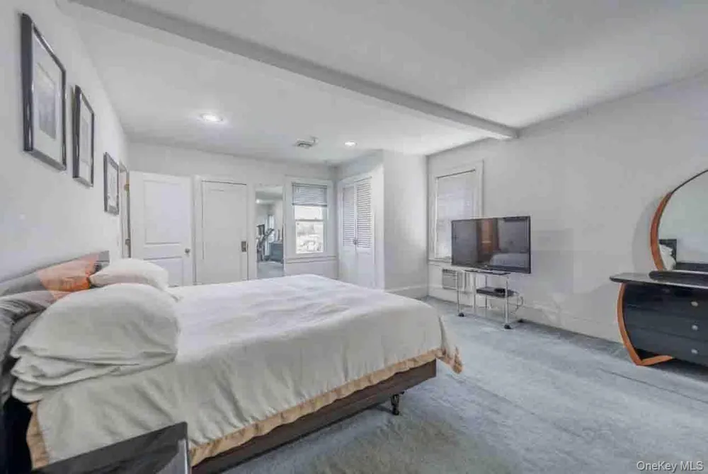 112 Harrison Street Lawrence, NY 11559