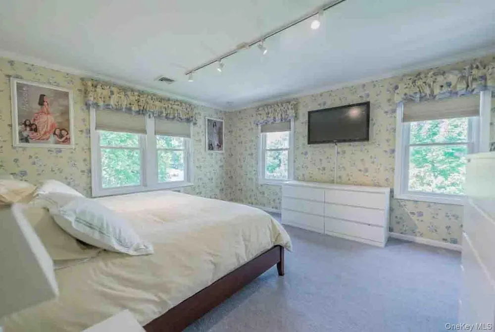 112 Harrison Street Lawrence, NY 11559