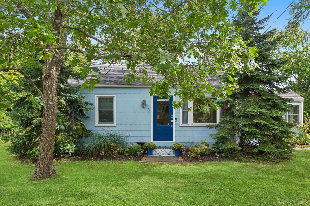 3 Clinton Avenue East Quogue, NY 11942