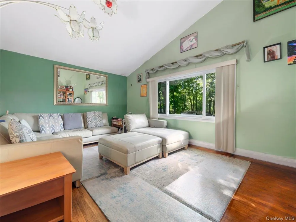 6 Byron Street New City, NY 10956