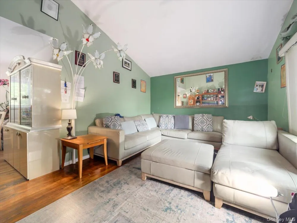 6 Byron Street New City, NY 10956
