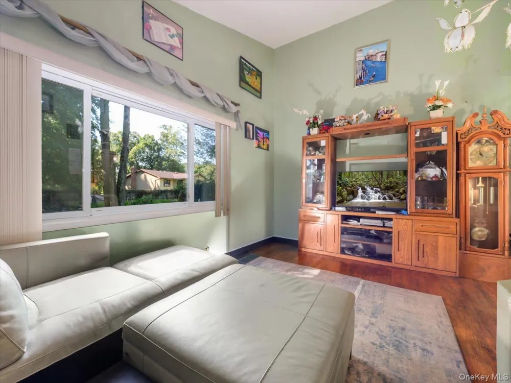 6 Byron Street New City, NY 10956