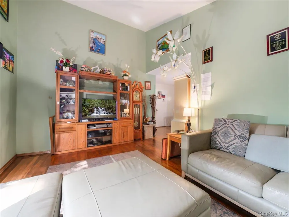 6 Byron Street New City, NY 10956