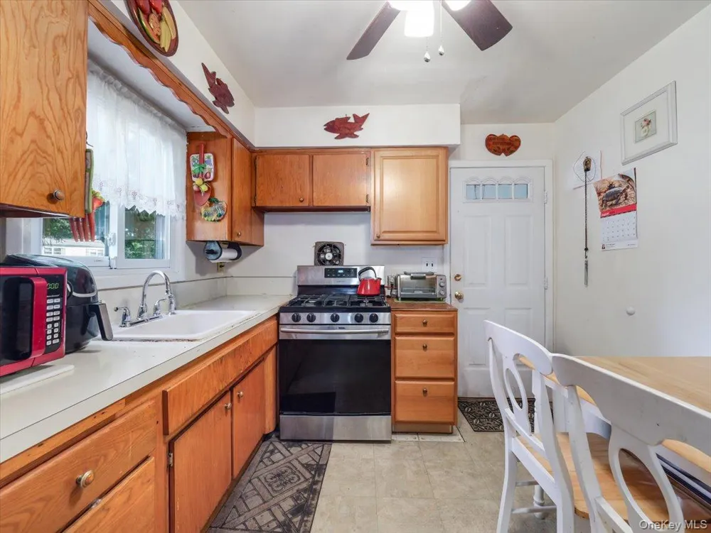 6 Byron Street New City, NY 10956