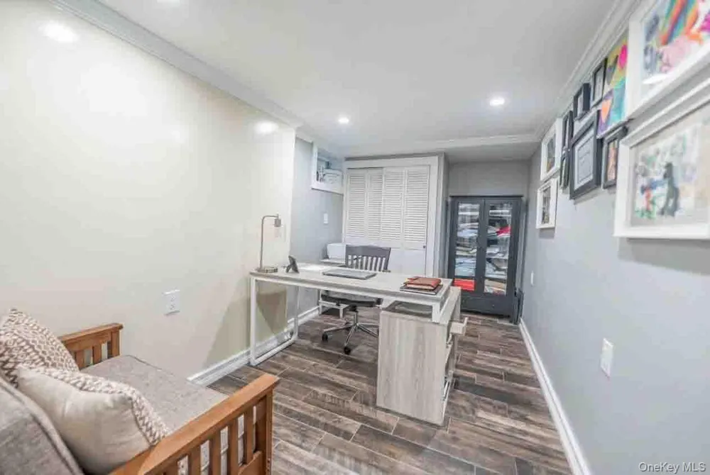 2 Ike Place Woodmere, NY 11598
