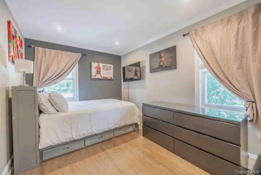 2 Ike Place Woodmere, NY 11598