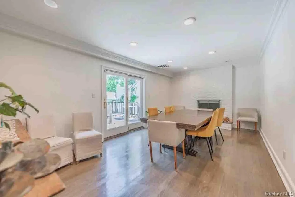 2 Ike Place Woodmere, NY 11598