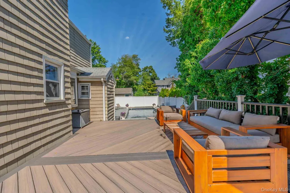 2 Ike Place Woodmere, NY 11598