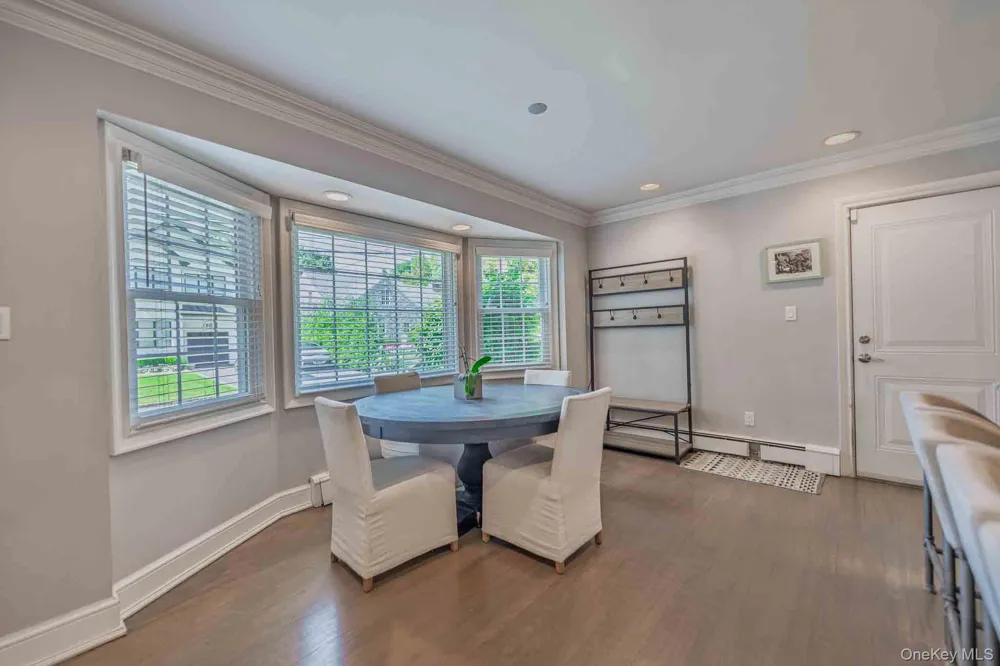 2 Ike Place Woodmere, NY 11598