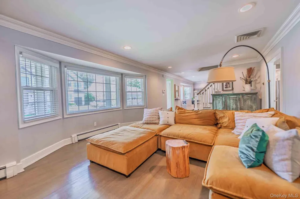 2 Ike Place Woodmere, NY 11598