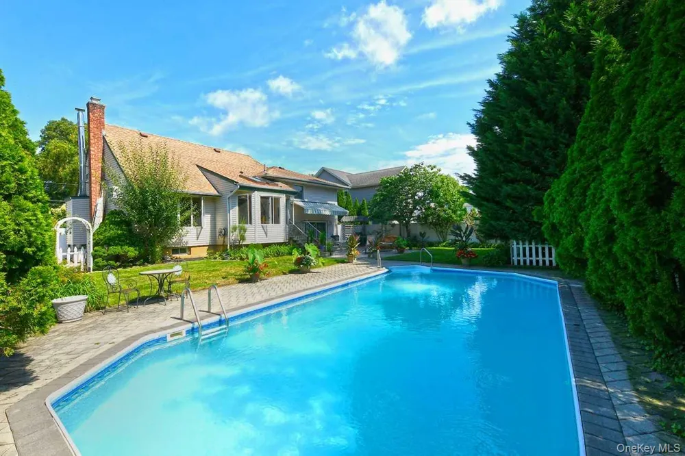 1994 Van Nostrand Avenue Merrick, NY 11566