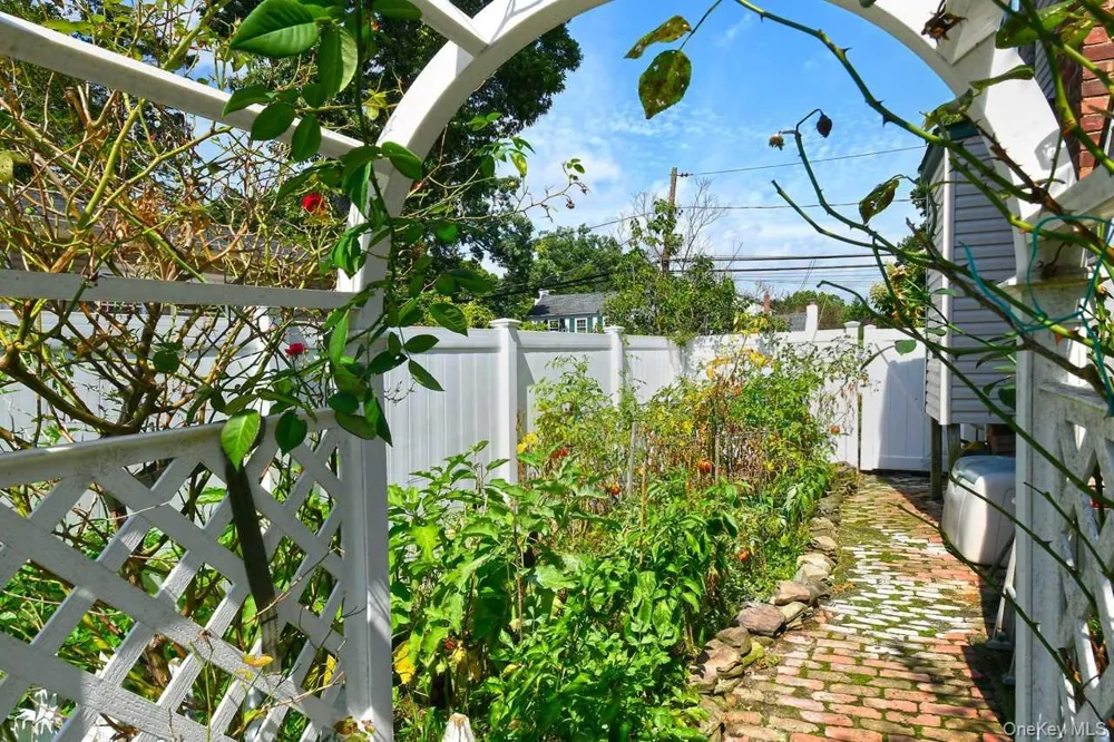 1994 Van Nostrand Avenue Merrick, NY 11566