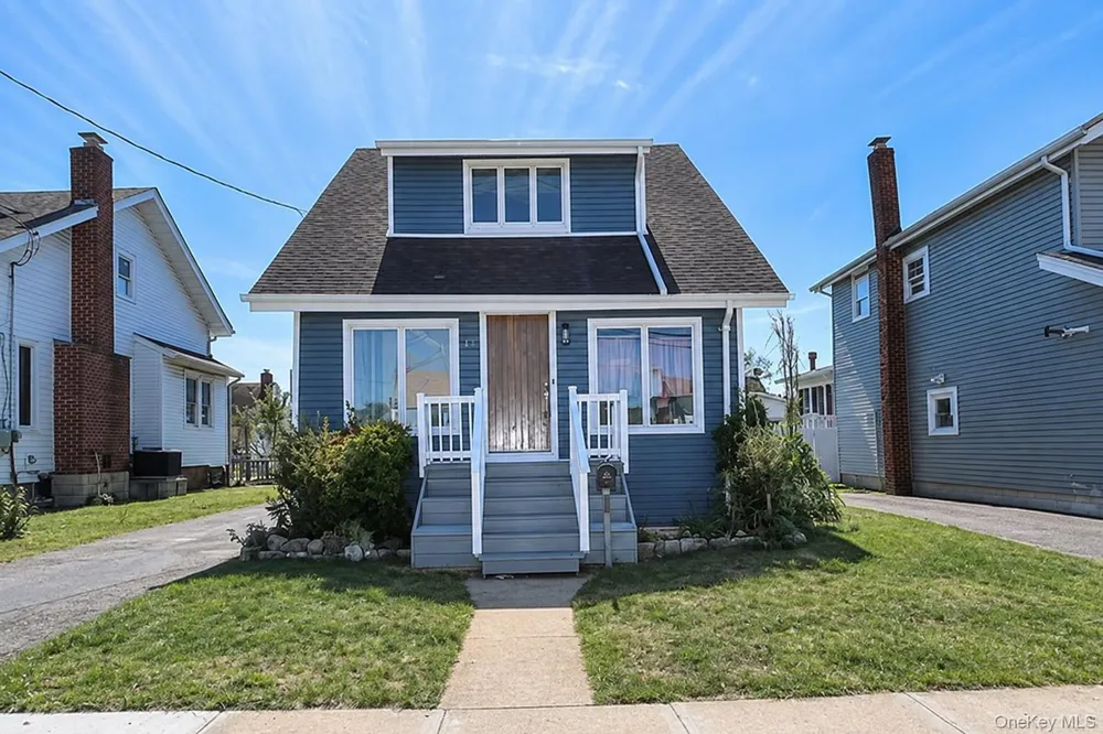 17 Ray Street Freeport, NY 11520