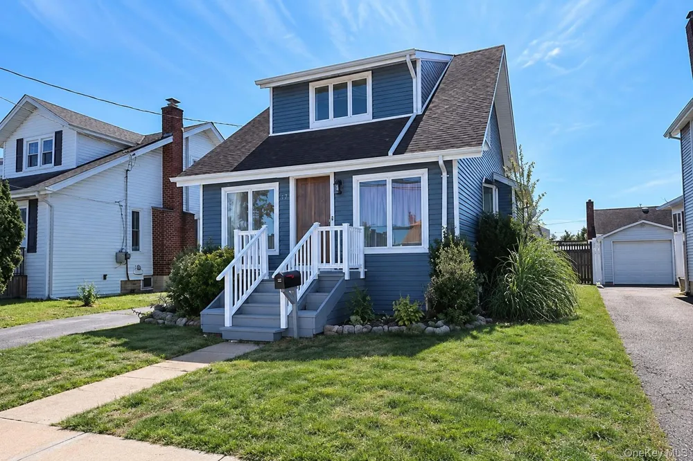 17 Ray Street Freeport, NY 11520