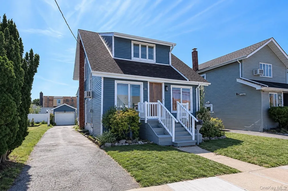 17 Ray Street Freeport, NY 11520