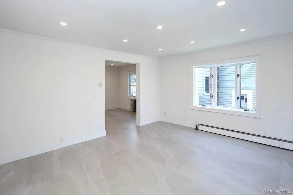 17 Ray Street Freeport, NY 11520