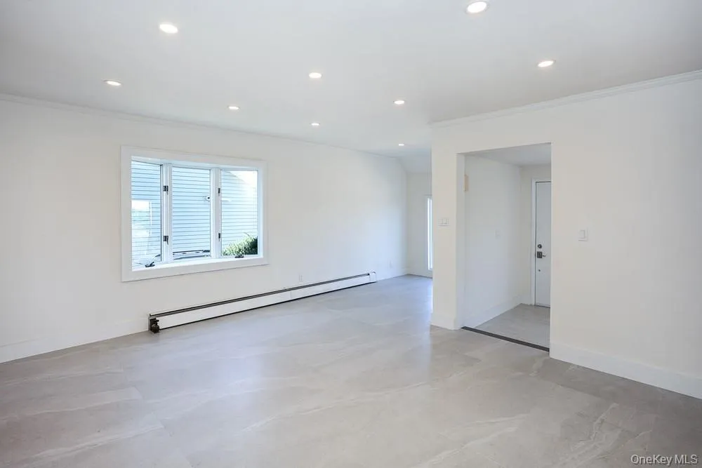 17 Ray Street Freeport, NY 11520